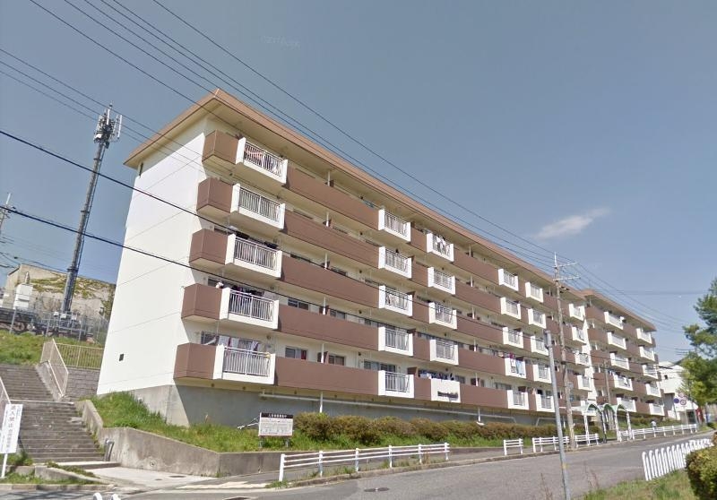 ロイヤルマンション1号棟の外観