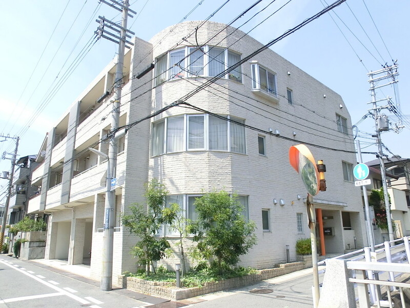 カーサ岡本2丁目の外観