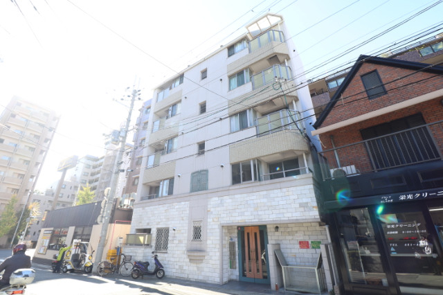 クラウンシティ本山の外観