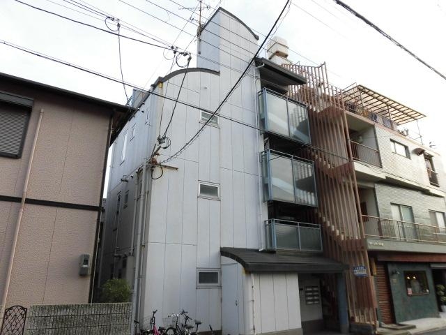 ヤングリーブス岡本の外観