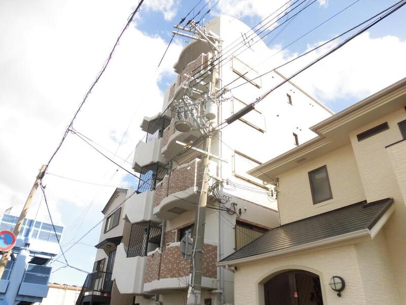 ワコーレフース本山の外観