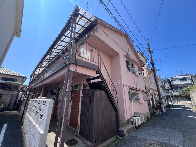 ヨークハウス板宿の外観