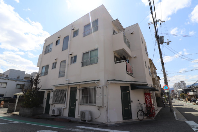 リバーヒルハイツの外観