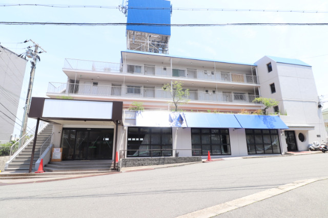 惣町サンハイツ1号棟の外観