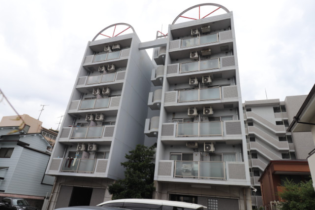 アクティ塚口の外観