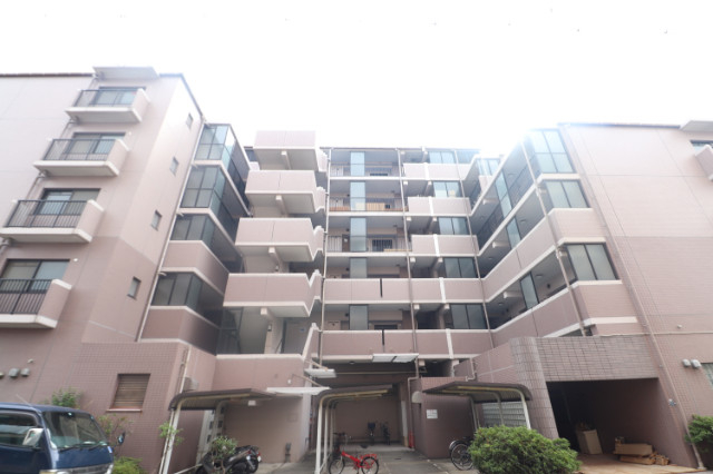 ボシュケ鷹取の外観