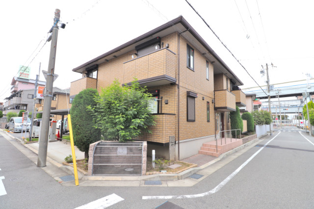 プラージュ武庫川 B棟の外観