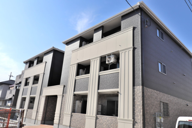 Modernism　Eastの外観