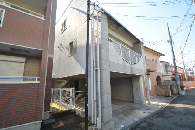 コートアベニューの外観