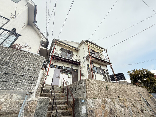 ペディコート神戸会下山の外観