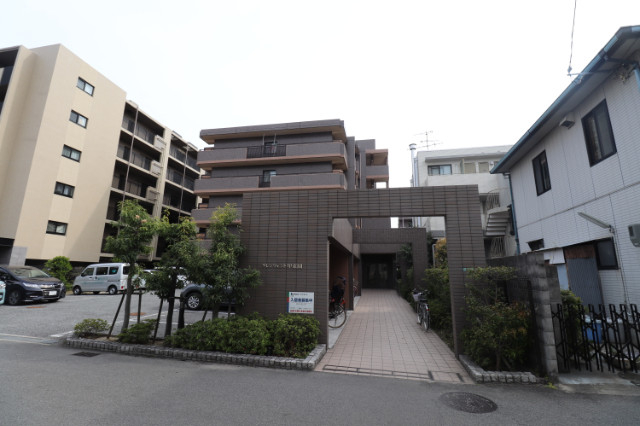 グレンツェント甲東園の外観