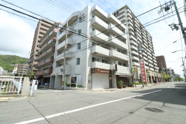 プレージュ本山の外観