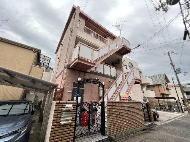 ユウワコート天神の外観