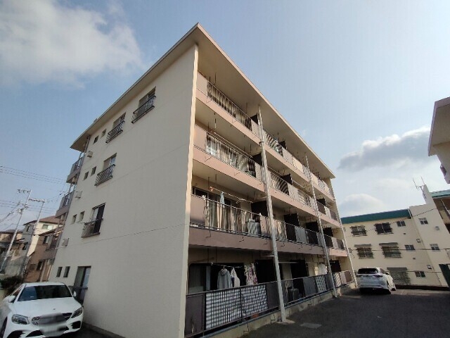 山の街サンクレバの外観