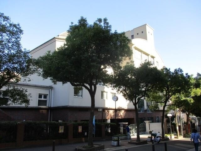 神戸市立生田中学校 548m 神戸市立生田中学校 548m
