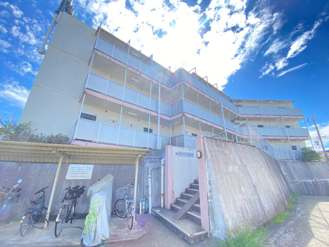 YKハイツ旭が丘の外観