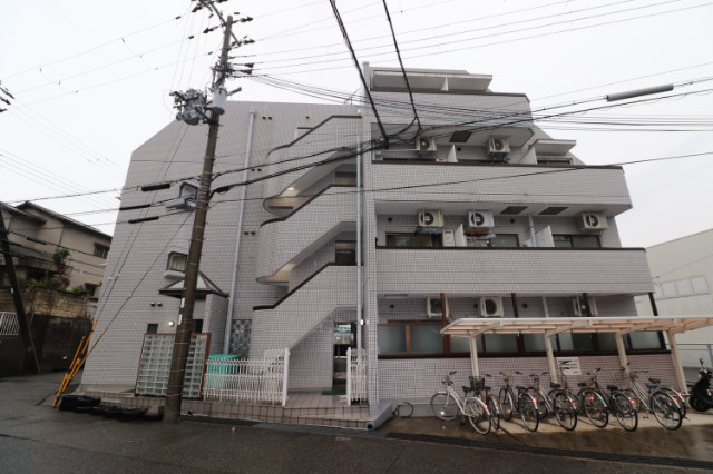 伊川谷マンションの外観