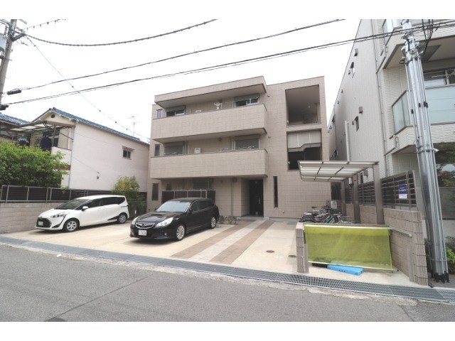 EVISTAGE甲子園の外観