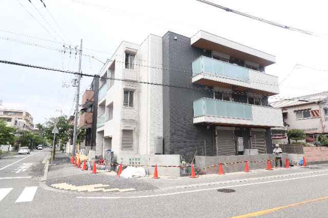 グリューネ武庫之荘の外観