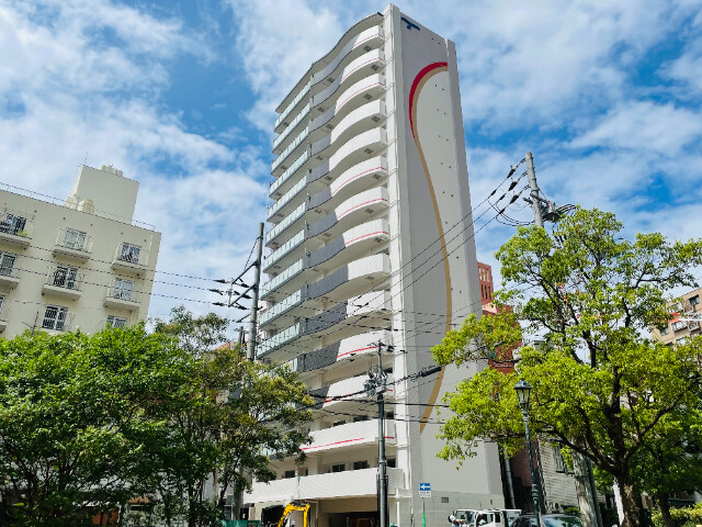 セレニテ三宮リアンの外観