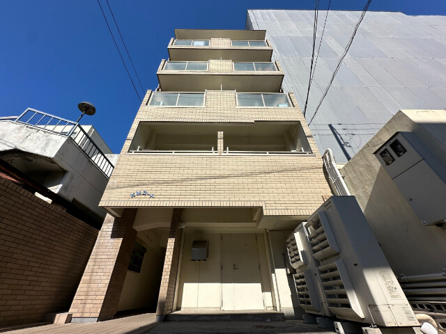 KMコートの外観
