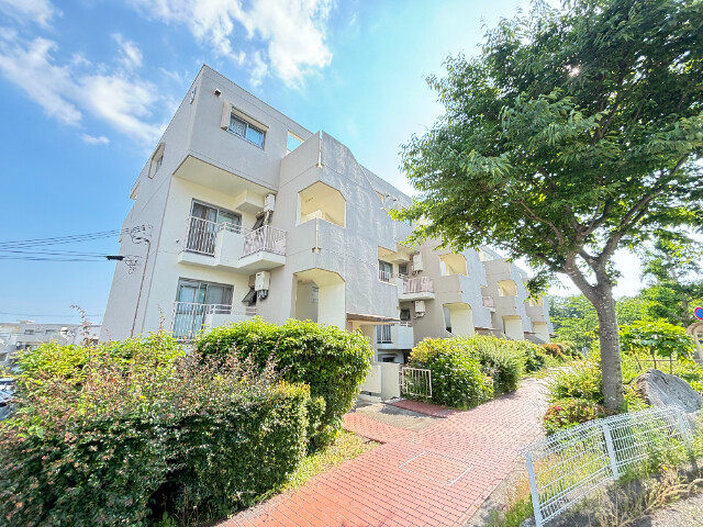 鈴蘭泉台第二住宅8号棟の外観