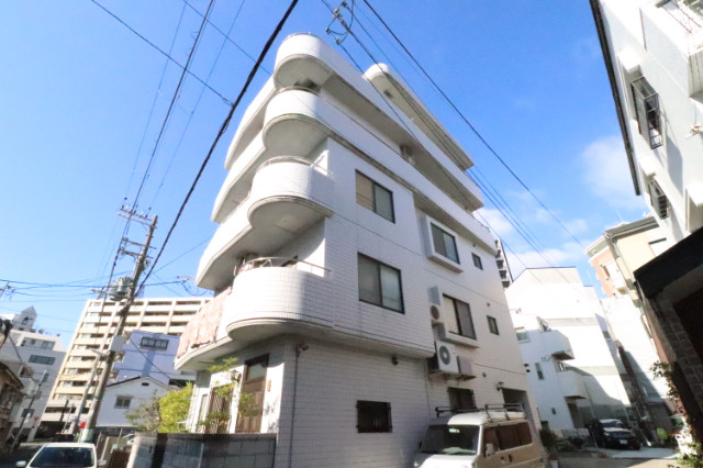 ハース本郷の外観