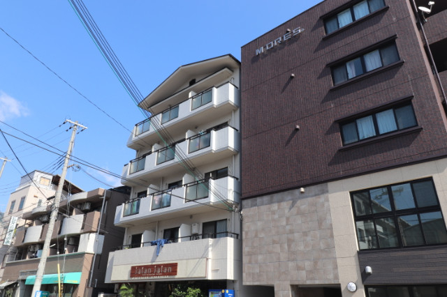 シンプルライフ本山の外観