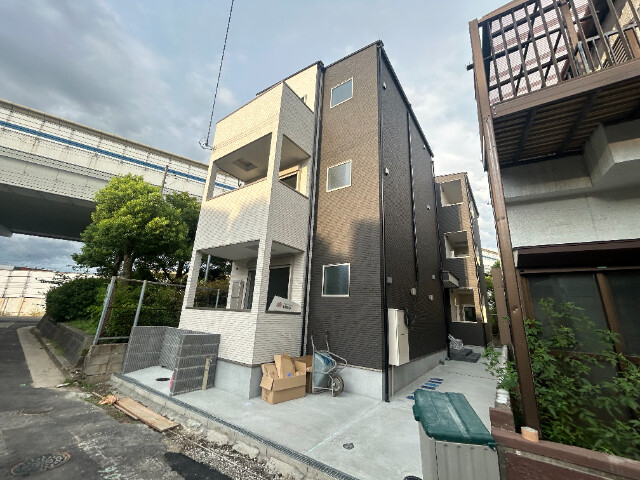 ジーメゾン東本町エルカーサの外観