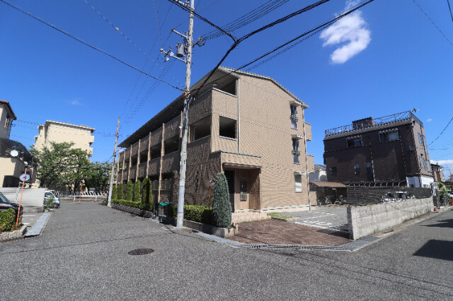 オッツ荒牧南の外観