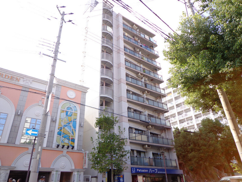 サンビルダーウエストの外観