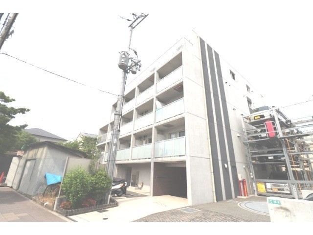 レジディア甲東園の外観