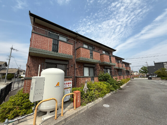 フローラ山の下の外観