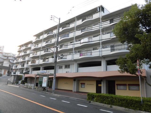 グリーンハイツ諏訪山の外観