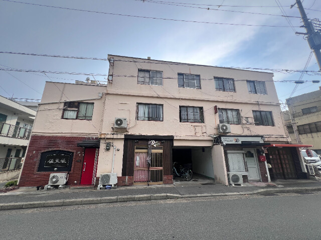長船マンションの外観