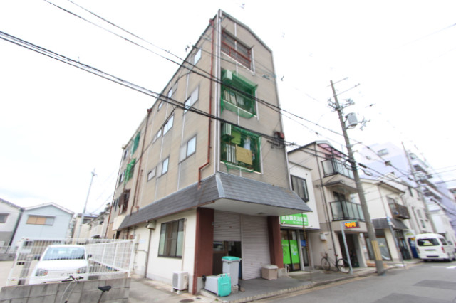 下沢マンションの外観