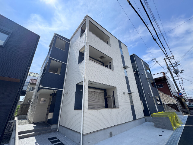 ザカラー東本町B棟の外観