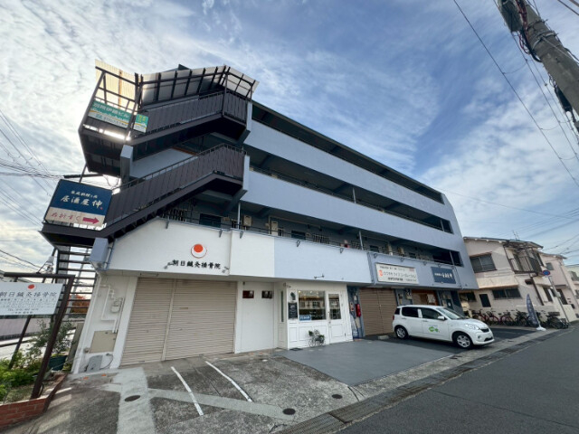 別所伊藤ビルの外観