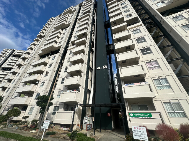 芦屋浜高層(若葉)2号棟の外観 芦屋浜高層(若葉)2号棟の外観