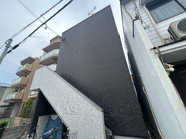 maison noireの外観