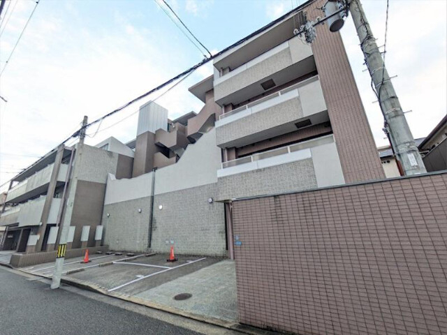 グランシャリオWESTの外観