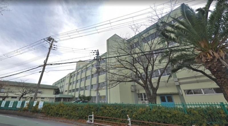 神戸市立高津橋小学校 2271m 神戸市立高津橋小学校 2271m