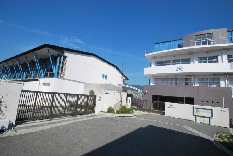 丸山ひばり小学校 1129m 丸山ひばり小学校 1129m