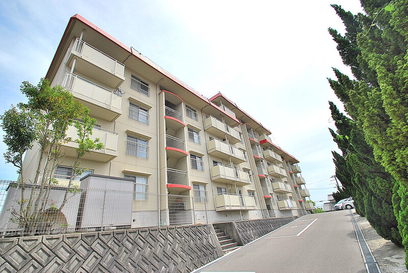 白川台藤ハイツの外観