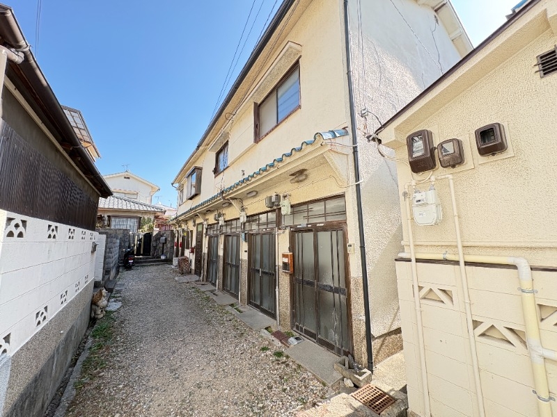 王居殿2丁目アパートの外観