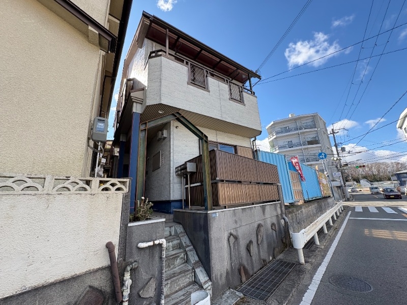 鈴蘭台東町アパートの外観