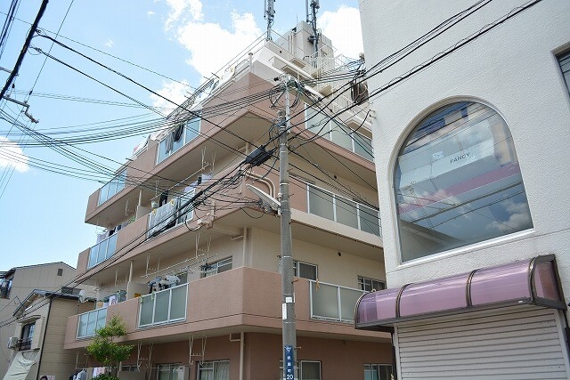 ロイヤル石井の外観
