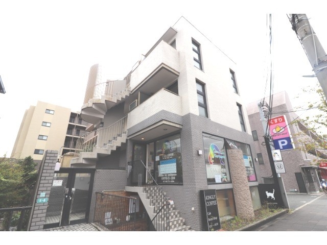 クァトルセゾン甲東園の外観