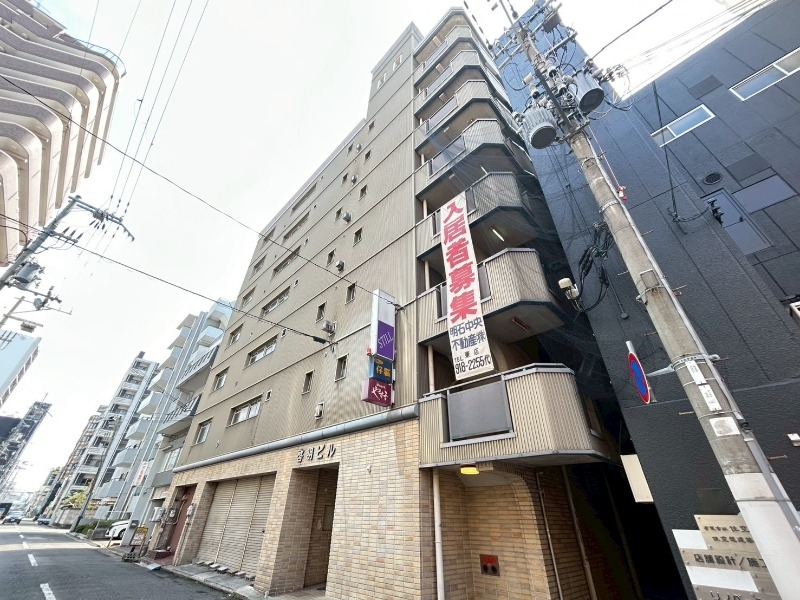啓明ビルの外観