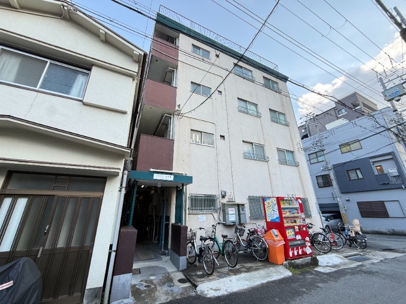アクシス水道筋の外観